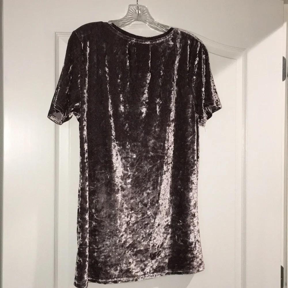 POL V neck velvet top M in mocha. EUC. No stains or tears. Reposhing - Picture 2 of 3